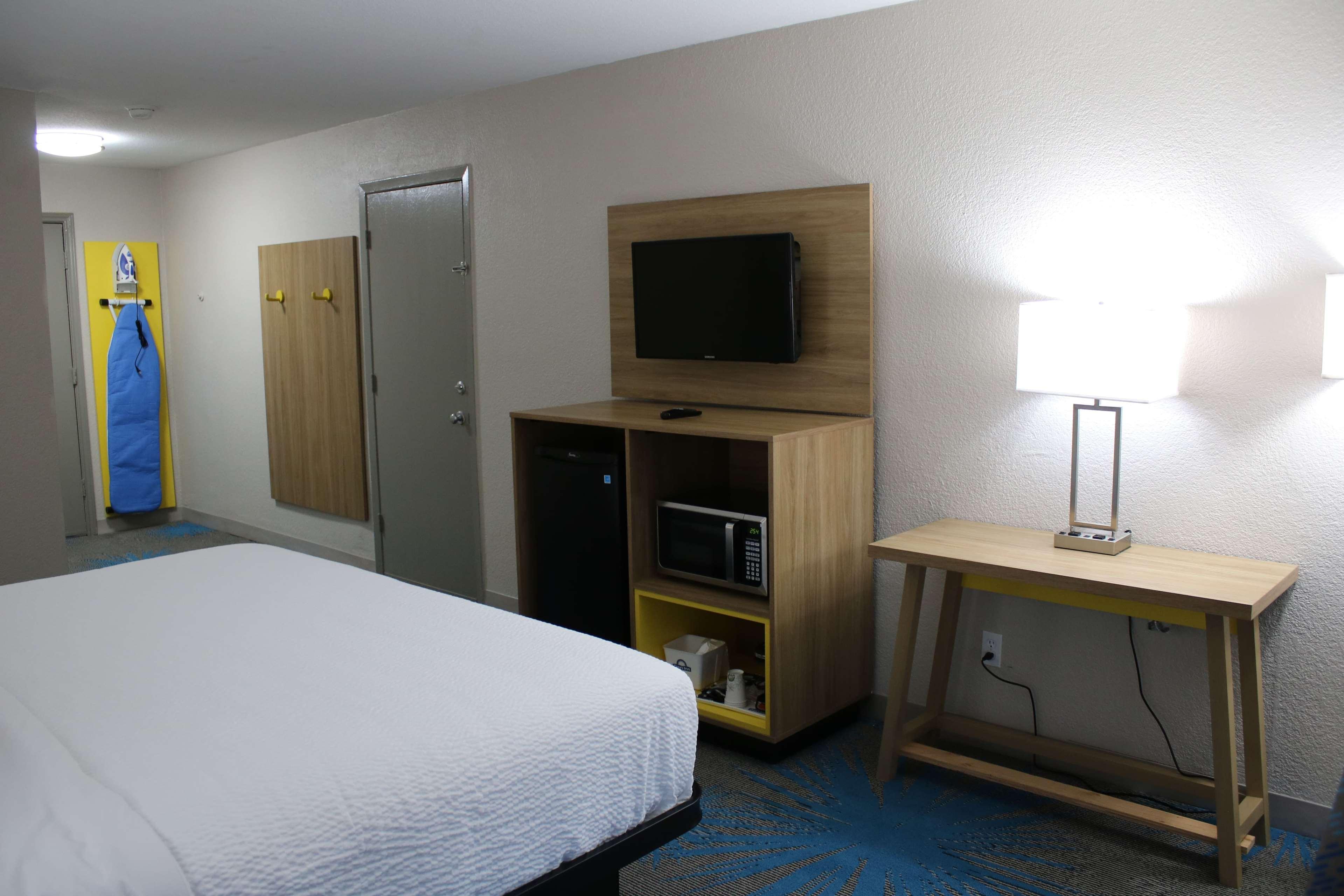 Days Inn By Wyndham Waco University Area Exterior foto