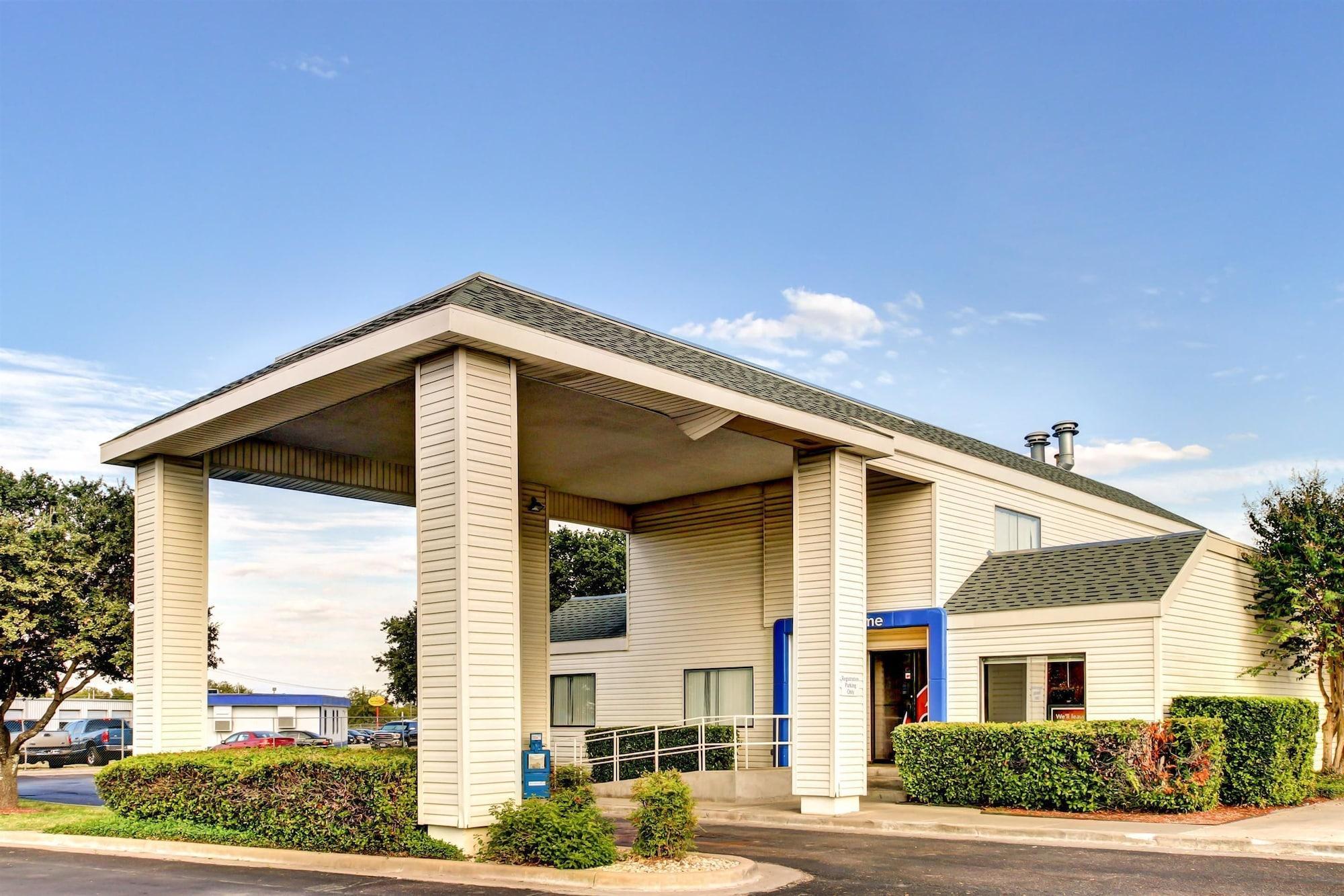 Days Inn By Wyndham Waco University Area Exterior foto