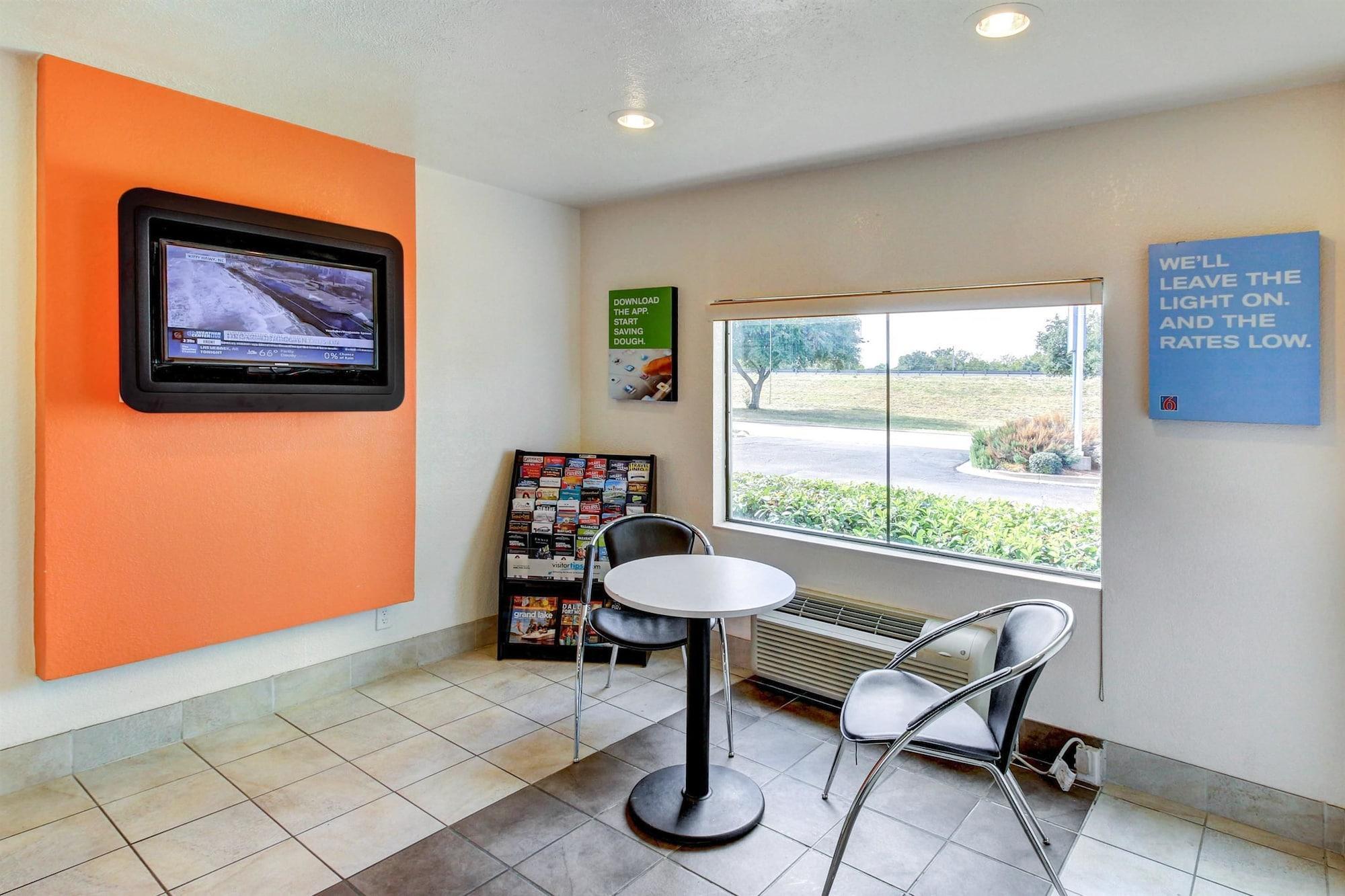 Days Inn By Wyndham Waco University Area Exterior foto