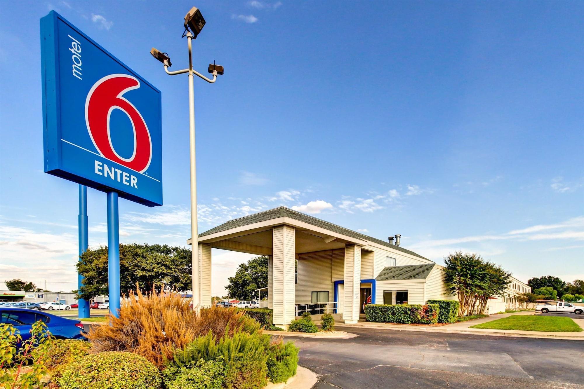 Days Inn By Wyndham Waco University Area Exterior foto