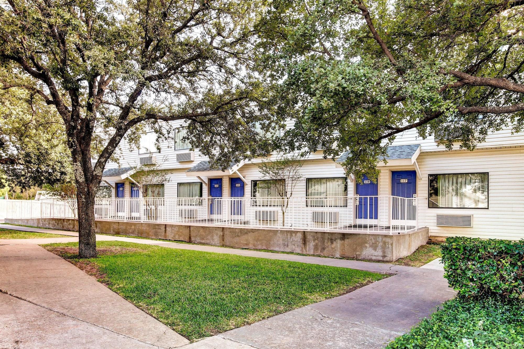 Days Inn By Wyndham Waco University Area Exterior foto