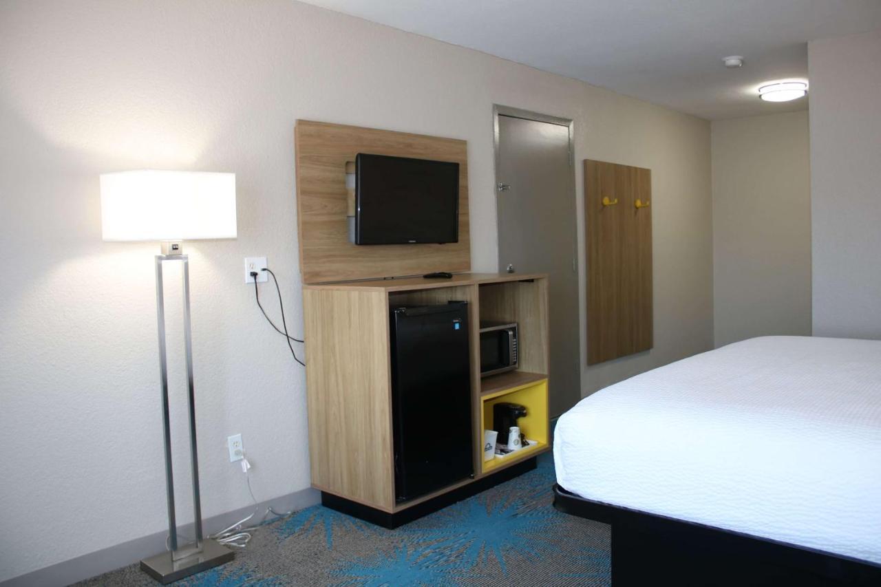 Days Inn By Wyndham Waco University Area Exterior foto